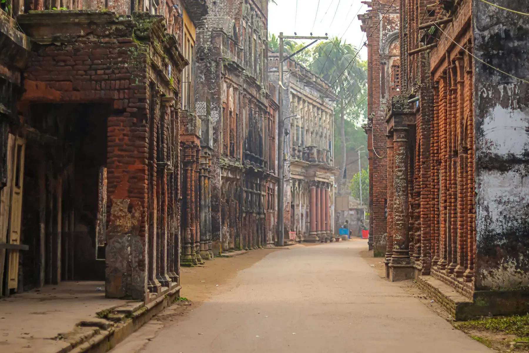 Panam Nagar's abandoned merchant houses lining the street