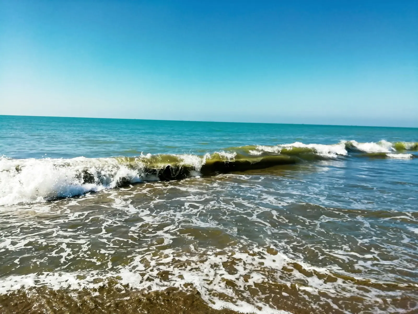 Bay of Bengal waves breaking on Cox’s Bazar beach during the Cox’s Bazar Tour